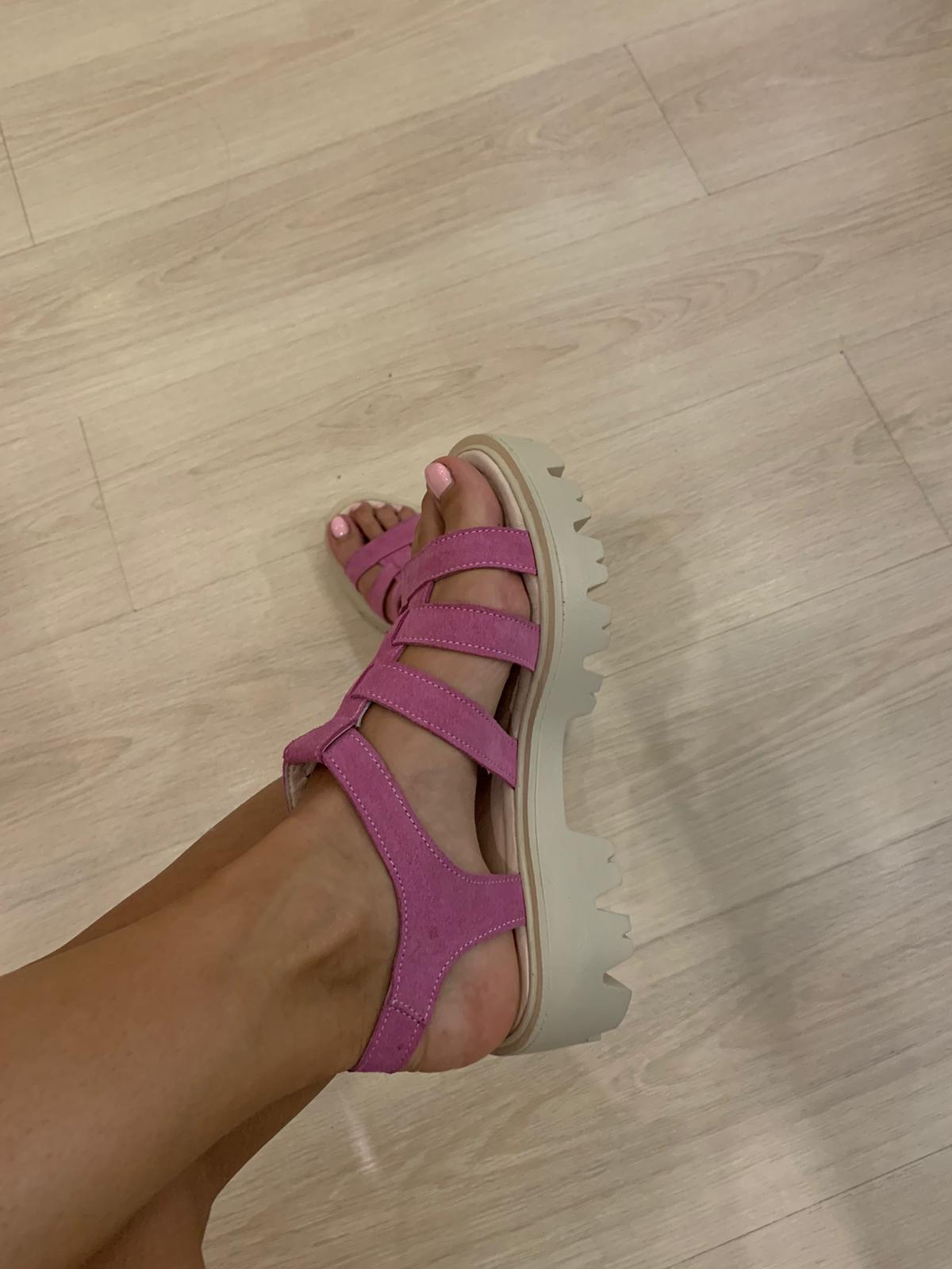 bottom spur lineup Sandale Arlene roz din piele intoarsa | Helwig Shoes